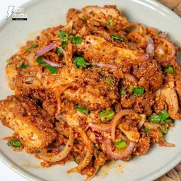 ยำไก่แซ่บ