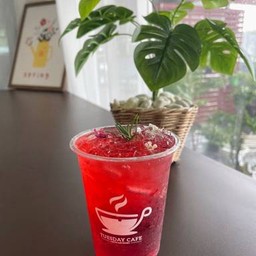 Strawberry Soda สตรอเบอร์รี่โซดา