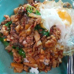 ผัดเผ็ดกบใส่หน่อไม้ไข่ดาว