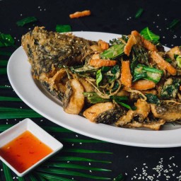 ปลาช่อนทอดสมุนไพร