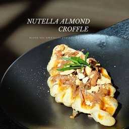 Nutella Almond Croffle