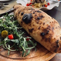 PIZZA CALZONE RIPIENO