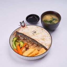 ข้าวปลาซาบะย่างเกลือ