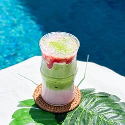 STRAWBERRY MATCHA