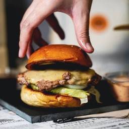 ซิกเนเจอร์ แยงกี้ เบอร์เกอร์