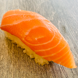 ข้าวปั้นแซลมอล