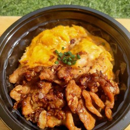 กะเพราไข่ข้นกระเพาะปลาผัดหมี่แสงจันทร์(จินเฮงเหลา)