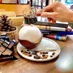 อเมริกาโน + มะพร้าวถอดเสื้อ