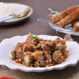 หมูกรอบคั่วพริกเกลือ