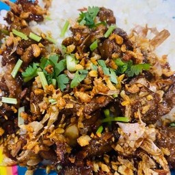 ข้าวหมูกรอบ/หมูสามชั้นสไลด์ทอดกระเทียม