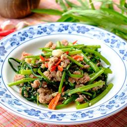 ผักบุ้งไฟแดงหมูสับ กับข้าว
