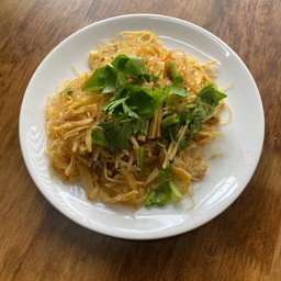 ผัดวุ้นเส้นใส่หน่อไม้