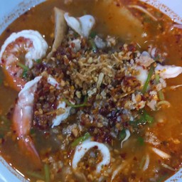 ก๋วยเตี๋ยว ลูกชิ้นปลากราย นครสวรรค์