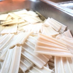 เส้นบุก