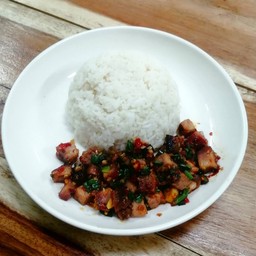 ข้าวหมูแดงฮ่องกงคั่วพริกเกลือ