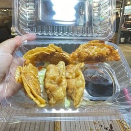 ครอฟเฟิล&คาเฟ่ (ตลาดมีดีมาร์เก็ต)