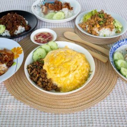 น้าหนู ยำไก่ ไข่ข้น อาหารตามสั่ง .