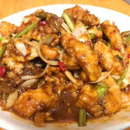 ยำสามกรอบ