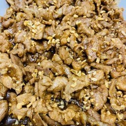 ไก่กระเทียม(กับข้าว)