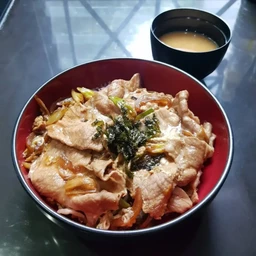 ข้าวหมูสไลด์ซอสญี่ปุ่น