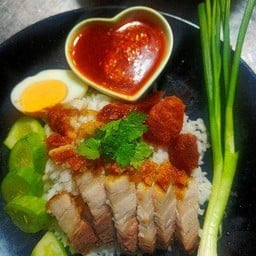 ข้าวหมูกรอบ