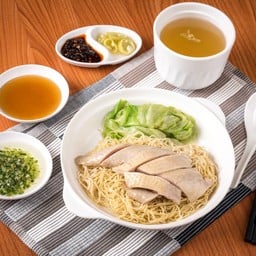 บะหมี่ไก่กุ้ยเฟย (เนื้อน่อง)