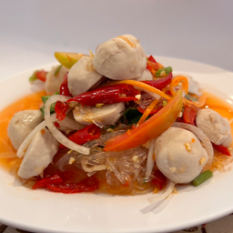 ยำวุ้นเส้นลูกชิ้นแซ่บ