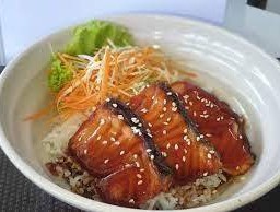 ข้าวหน้าปลาแซลม่อนย่าง