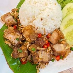 ข้าวหมูกรอบ/สามชั้นไสด์คั่วพริกเกลือ