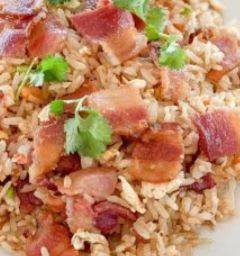 ข้าวผัดเบคอน ฟรีน้ำซุป