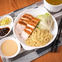 บะหมี่หมูกรอบ