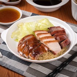 บะหมี่หน้าบาร์บีคิว รวมมิตร 3 อย่าง