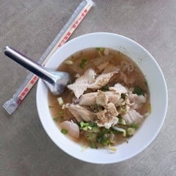 ก๋วยเตี๋ยวไก่ ลุงหนุ่ม อสมท.