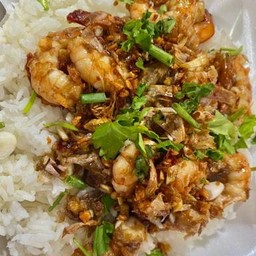 ข้าวกุ้งทอดกระเทียม