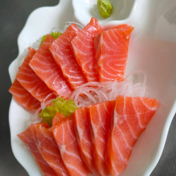 แซลมอลซาชิมิใหญ่