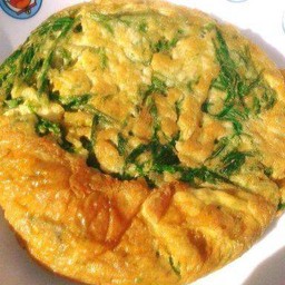 ไข่เจียวชะอมราดข้าวแถมน้ำพริกกะปิ