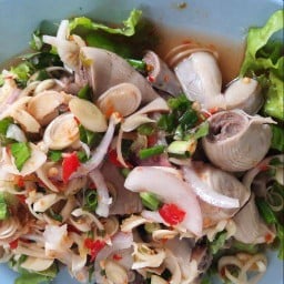 ยำไส้ตัน