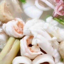 ต้มยำกุ้งปลาหมึก