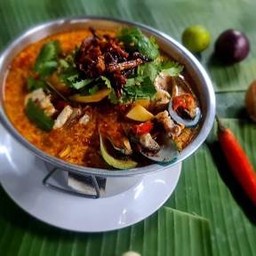 ต้มยำทะเลเดือดหม้อไฟ (ต้มยำรวมมิตร)