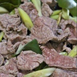 น่องลายลวกจิ้ม