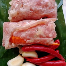 แหนมหมูดิบ 11 ชิ้น