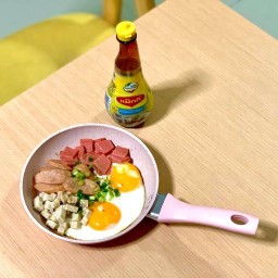 Trio’s house - โจ๊ก & ไข่กระทะ