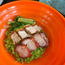 บะหมี่หมูกรอบ + หมูแดง