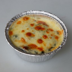 ผักโขมอบชีส 150 g.