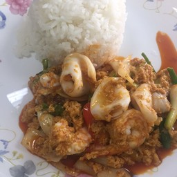 ข้าวผงกระหรี่ทะเล