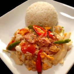 ข้าวราดแหนมผัดไข่วุ้นเส้น