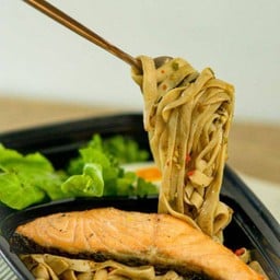สปาเก็ตตี้บะหมี่โอ๊ตไฟเบอร์แซลม่อนย่าง (Keto)