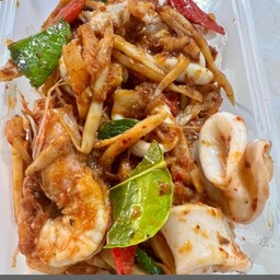 ผัดพริกแกง(เลือกเนื้อสัตว์)ราดข้าว