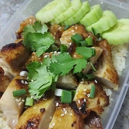 ครัว ข้างหลังบ้าน BY ร้านข้าวมันไก่เจ๊แดง เจ.พี