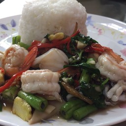 ข้าวผัดฉ่าทะเล